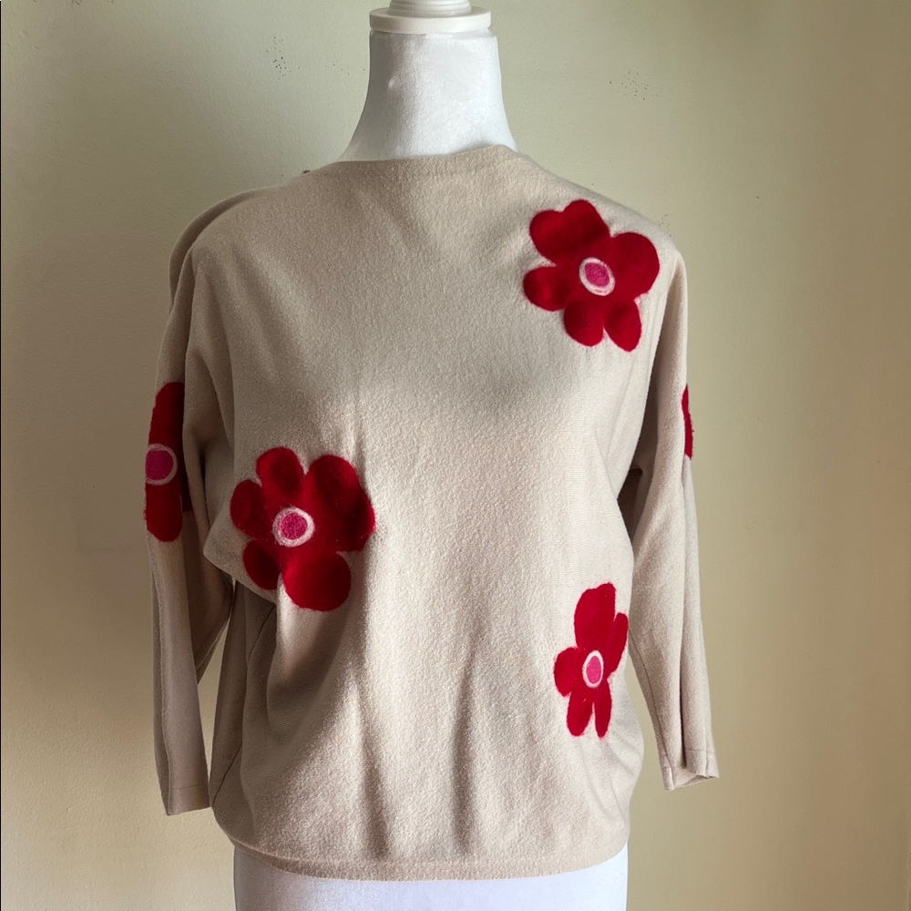 Beige Floral Appliqué Women's Sweater with Red Flowers